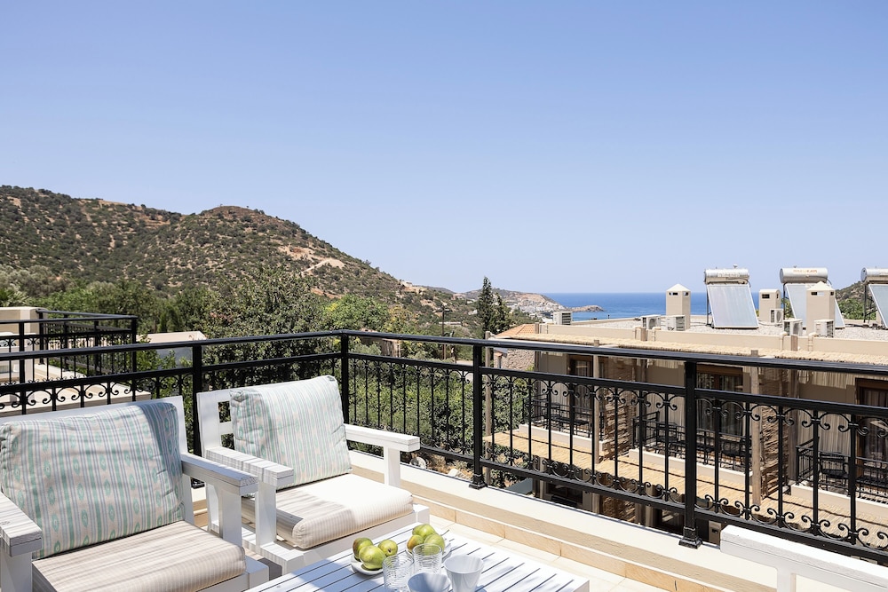 Four Bedroom Villa - Split Level