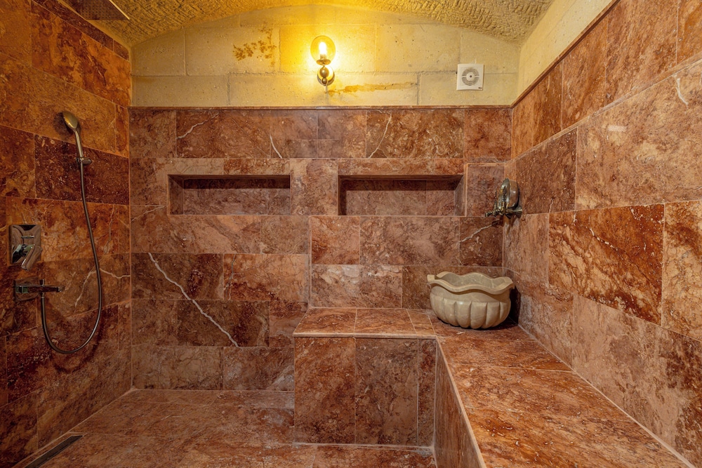 Honeymoon Room photo 3