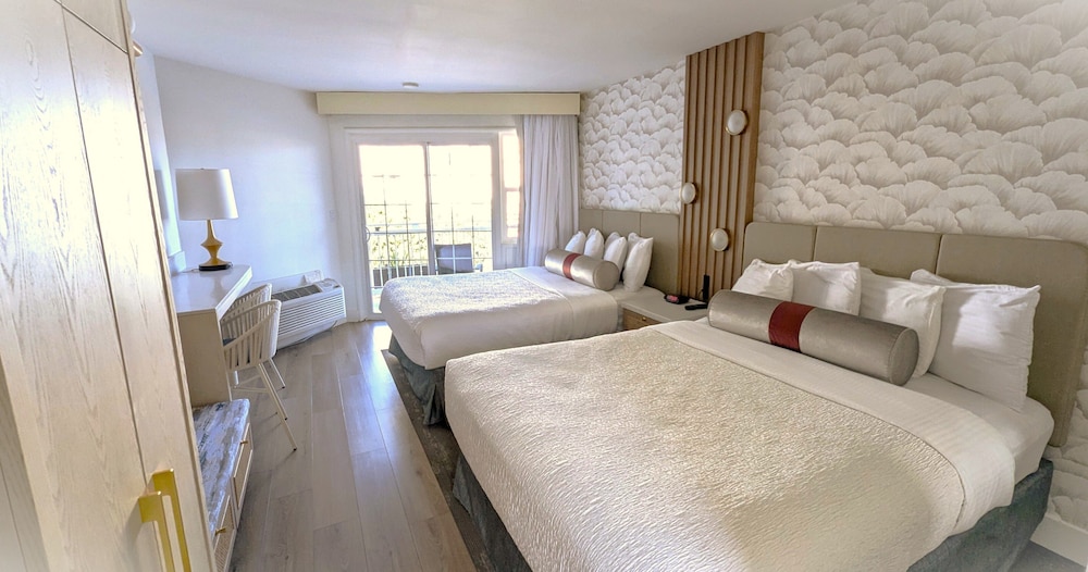 Standard Room, 2 Queen Beds, Non Smoking