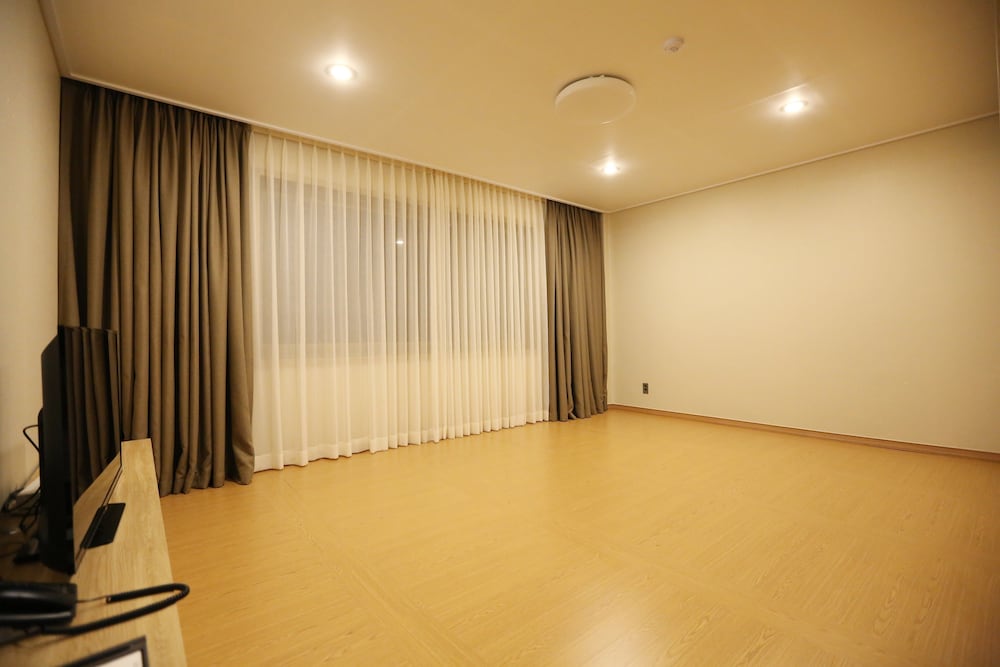 Deluxe Room, Non Smoking, Mountain View (Ondol) photo 2
