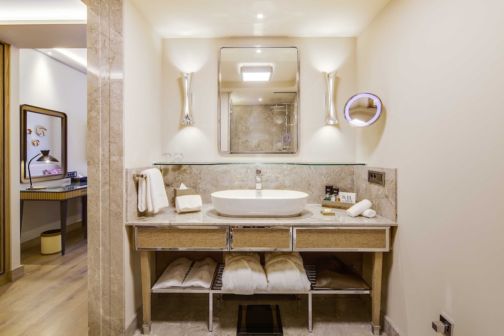 Deluxe Double Room, Pool View - Photo 3