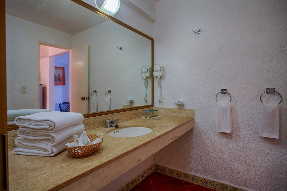 Studio Oceanfront King Size With Balcony And Sofa Bed