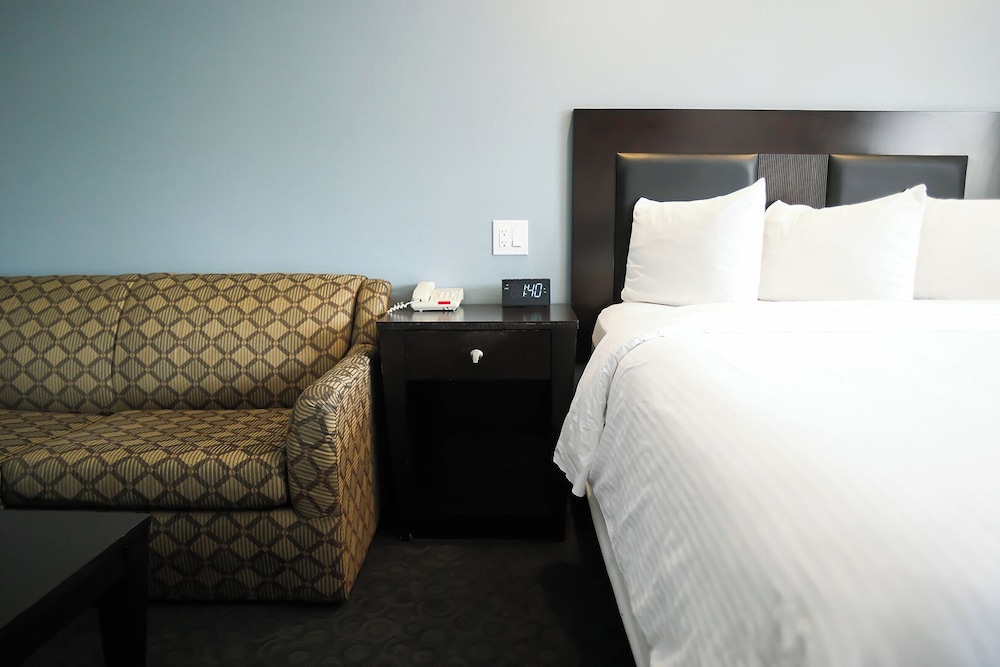 Standard Room, 1 Queen Bed - Photo 3