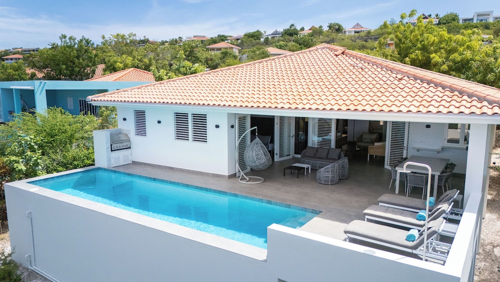 Design Villa, 4 Bedrooms, Private Pool, Sea View