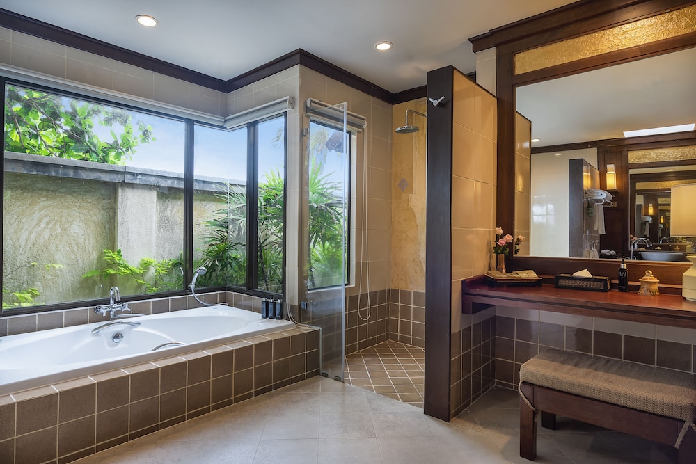Beachfront Pool Villa Suite (Adult Only) - Photo 13