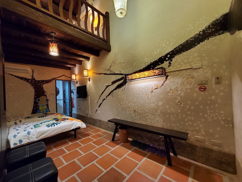 Traditional Quadruple Room - Photo 4
