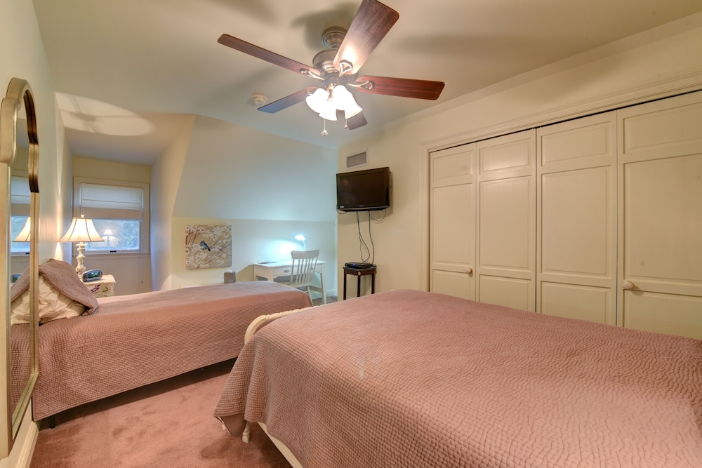Luxury Room, 1 Double & 1 Twin Bed, BR3 photo 2