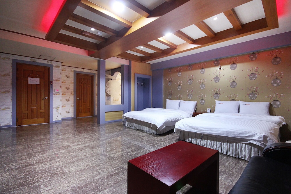 Room (VIP-TWIN (100% disinfection/seat repl) - Photo 2