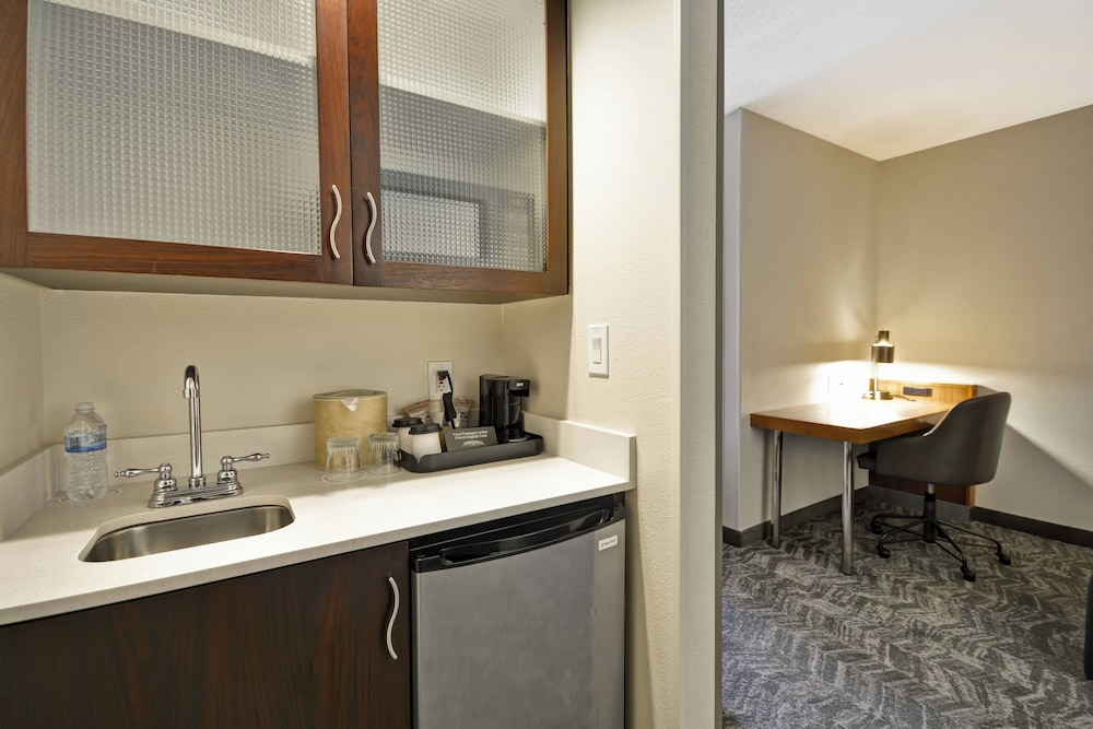 Suite, 2 Queen Beds (Red Mile View) - Photo 5