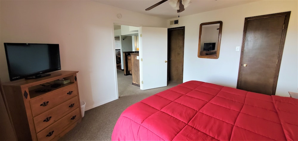 Condo, 2 Bedrooms photo 2