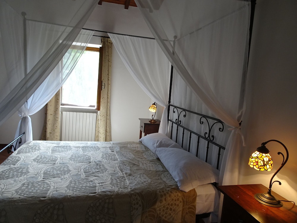 Deluxe Double Room, Shared Bathroom photo 3