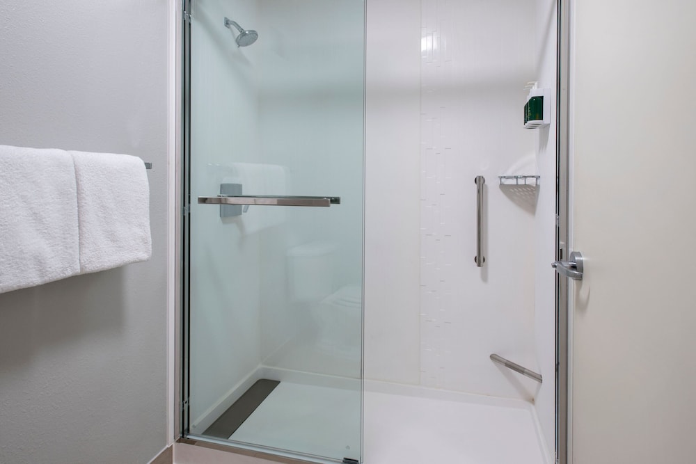 Room, 2 Double Beds (Mobility Accessible, Tub) - Photo 6
