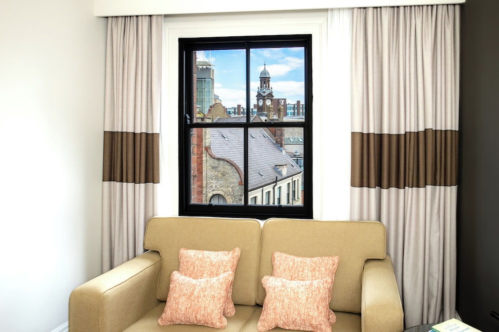 Newly Refurbished Suite - Photo 12