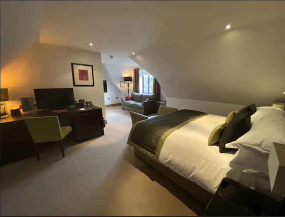Luxury King Room - Photo 3