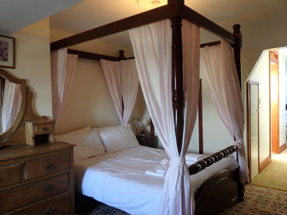 Deluxe Suite, Ensuite photo 1