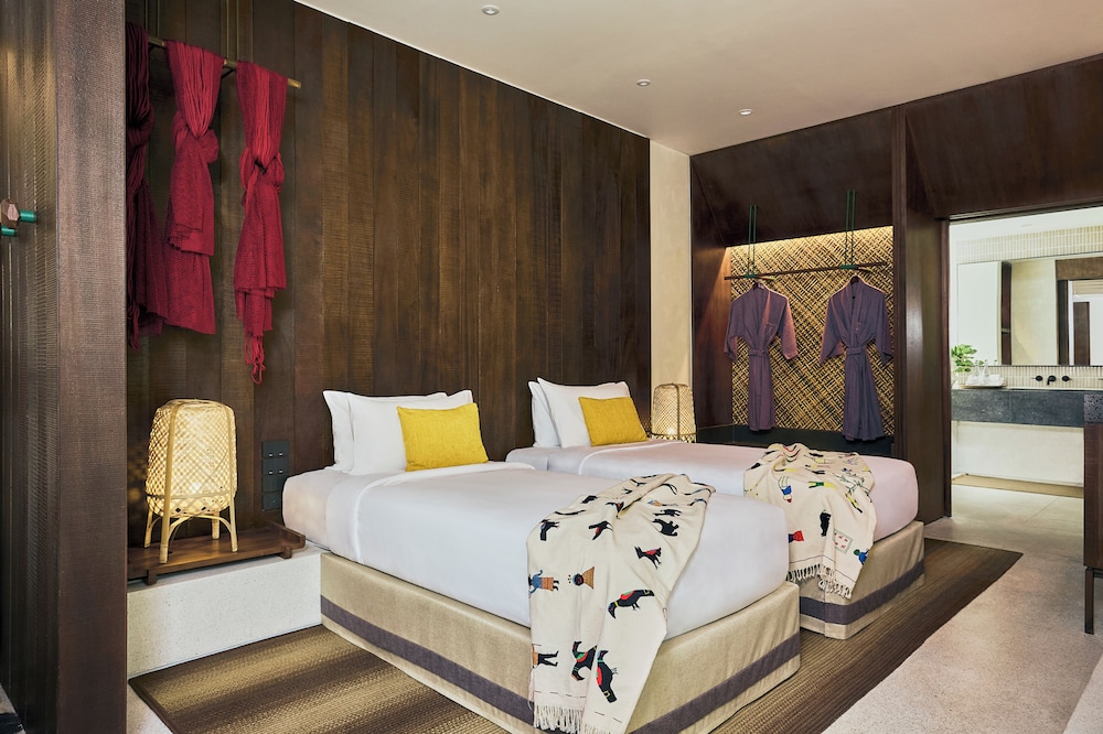 Suite (Lux) - Photo 16