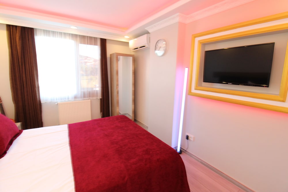 Family Room, 1 Bedroom, City View photo 3