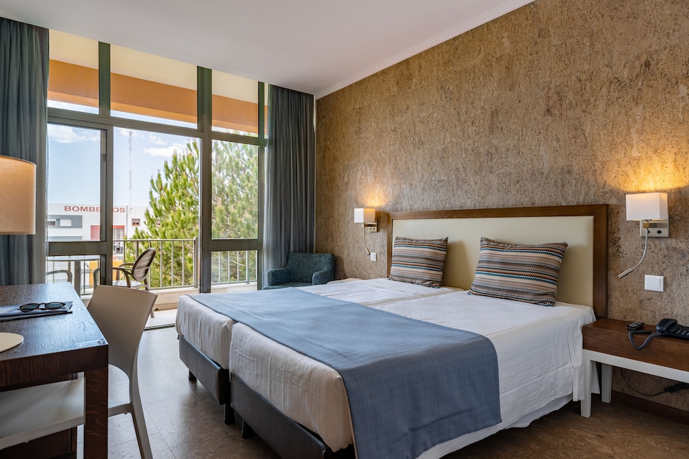 Twin Room - Photo 1