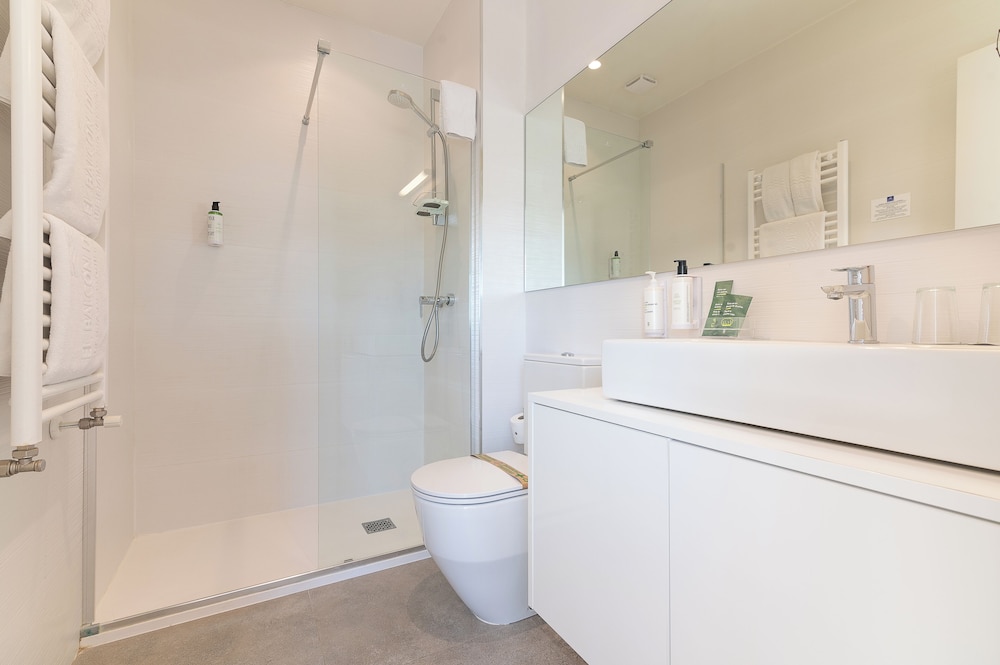 Premier Double or Twin Room - Photo 8