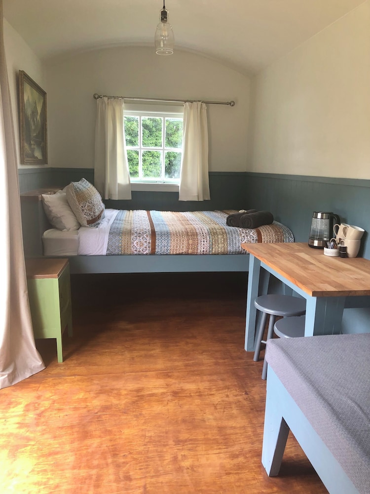 Shepherds Hut photo 2