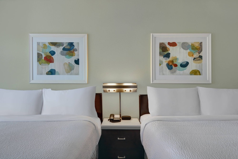 Suite, Multiple Beds (Mobility/Hearing Accessible, Tub) photo 3