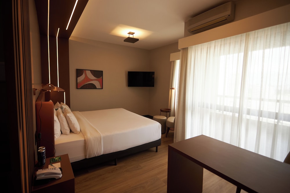 Luxury Room, 1 King Bed - Photo 5