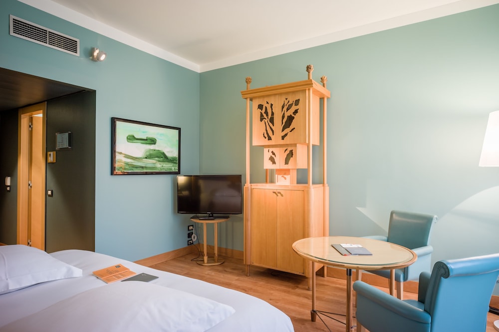 Superior Double or Twin Room photo 3