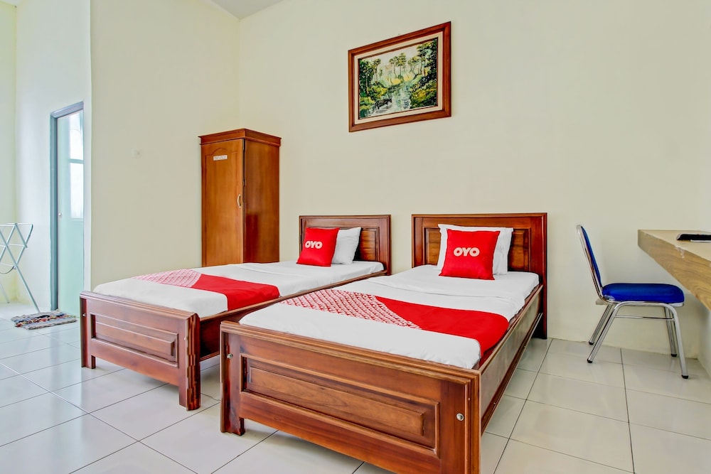 Standard Twin Room - Photo 2