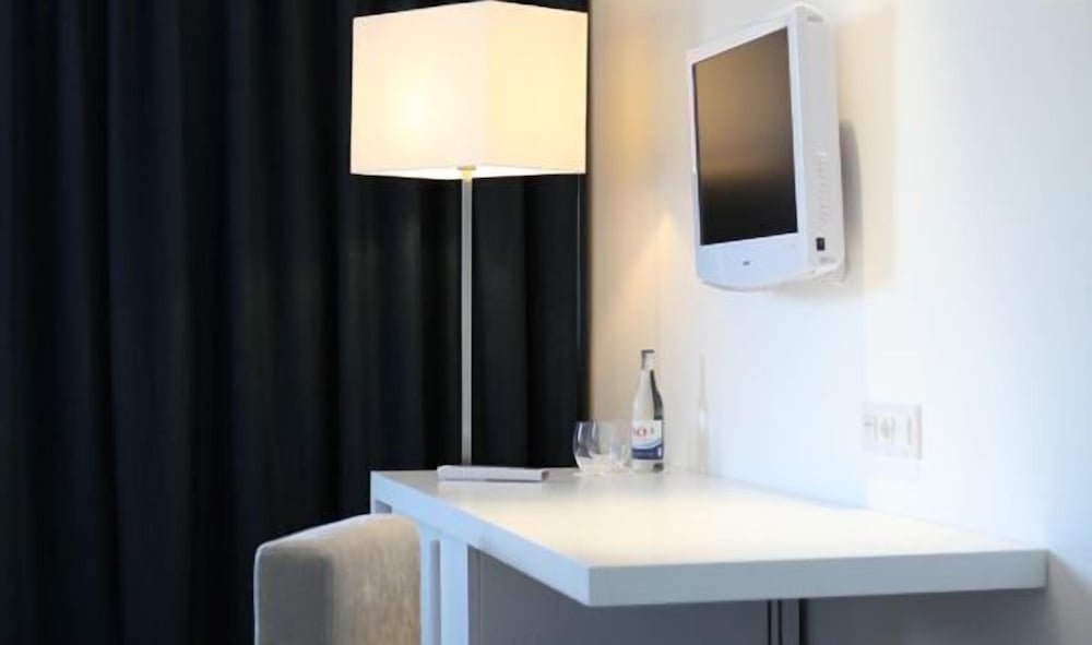 Double Room - Photo 8