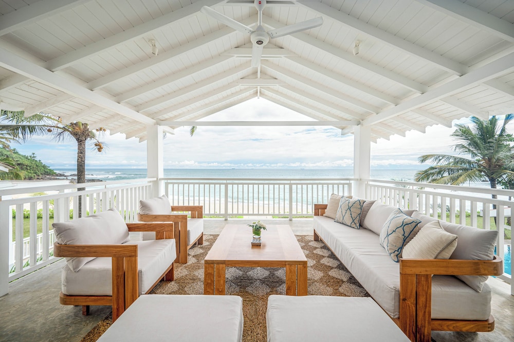 Luxury Double Room, Beach View photo 3