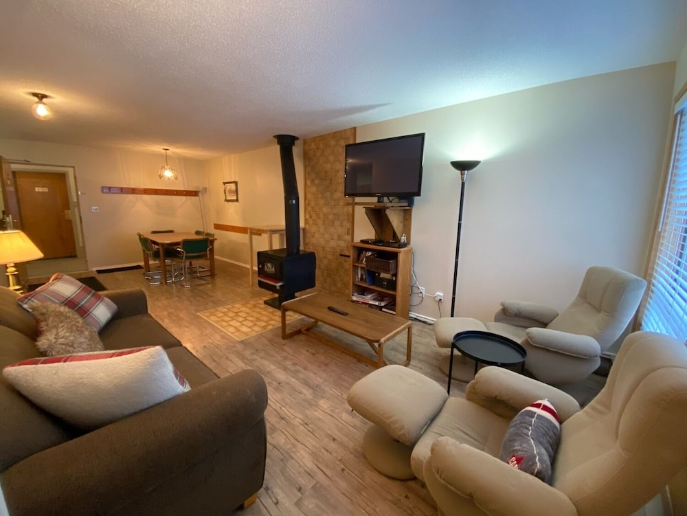 Condo, 2 Bedrooms (Unit 201)
