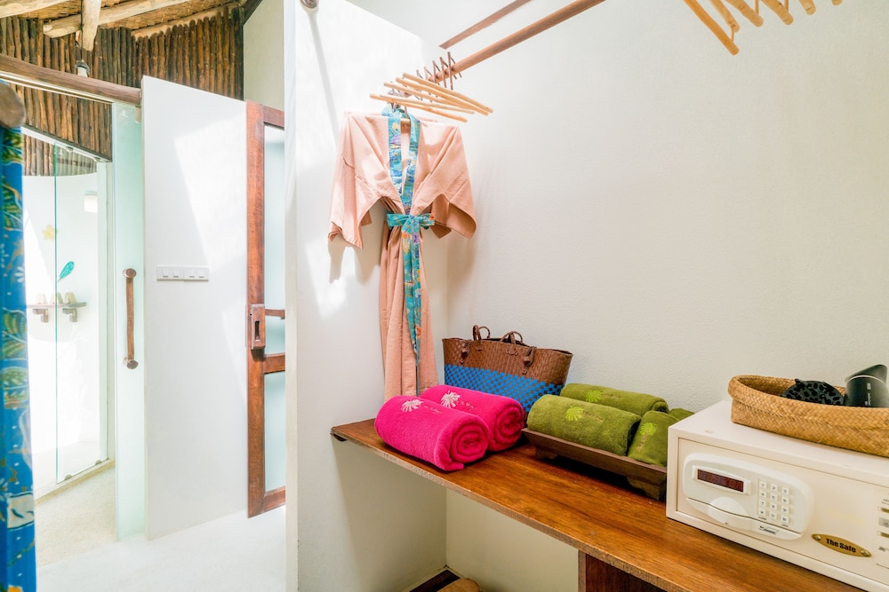 1 Bedroom Seaview Villa - Photo 13