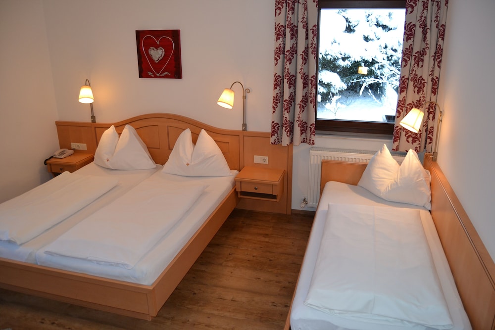 Triple Room - Photo 1