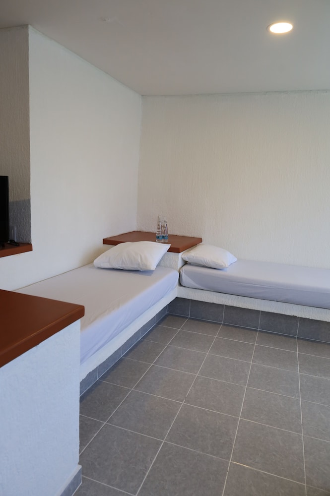 Standard Room, Street View - Photo 10