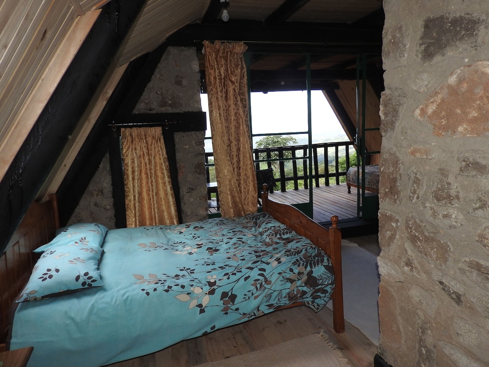 Basic Cottage, Lake View (Zomwe) photo 2