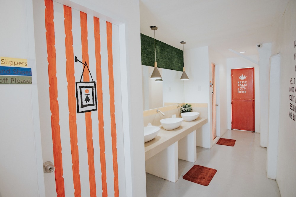 Basic Twin Room (Sirao) photo 2