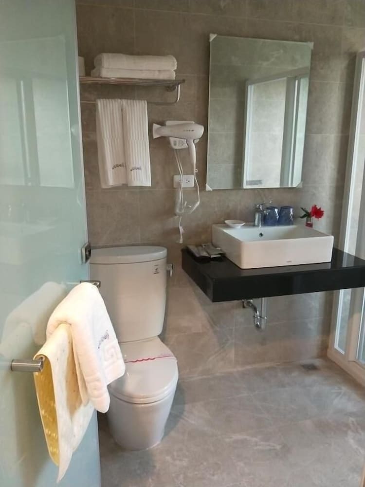 Deluxe Double Room (102) - Photo 7