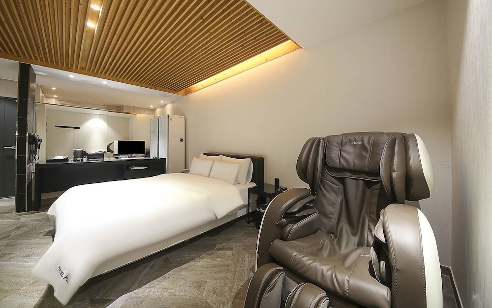 Signature Double Room, Private Bathroom