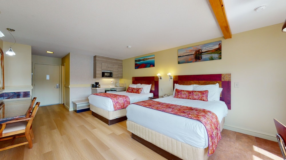 Standard Room, 2 Queen Beds, Lake View, Lakeside photo 1