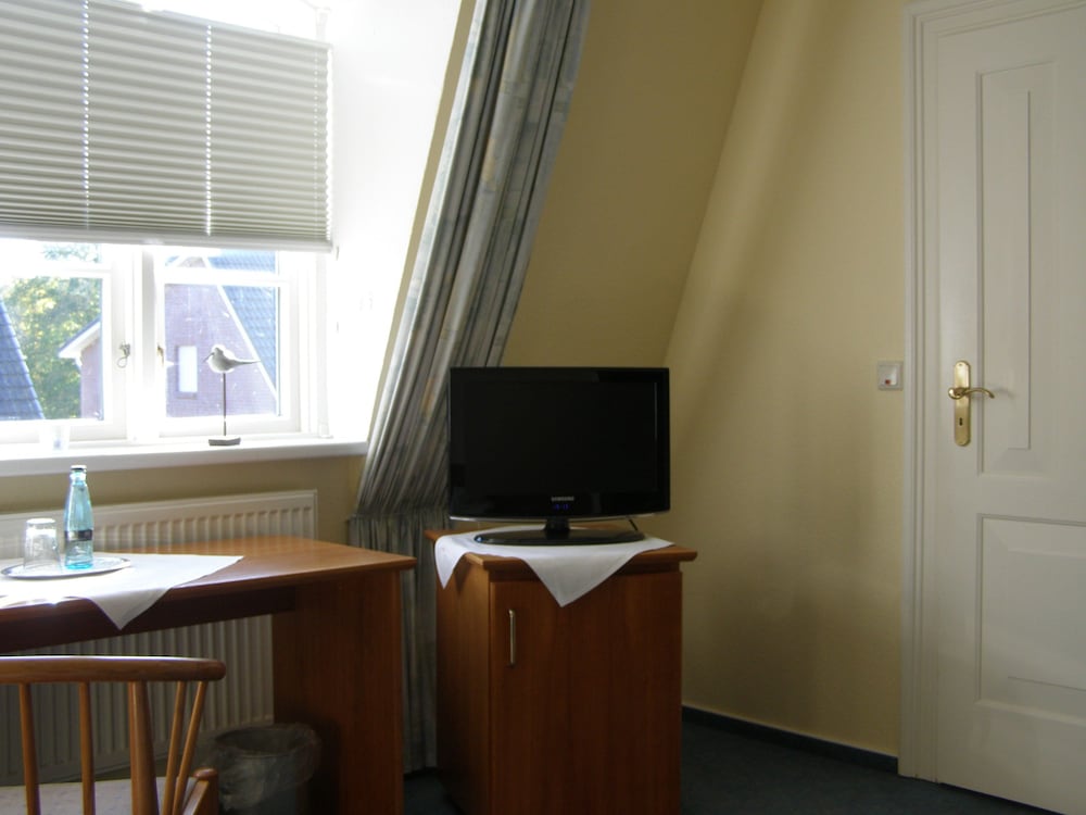 Large Single Room photo 3