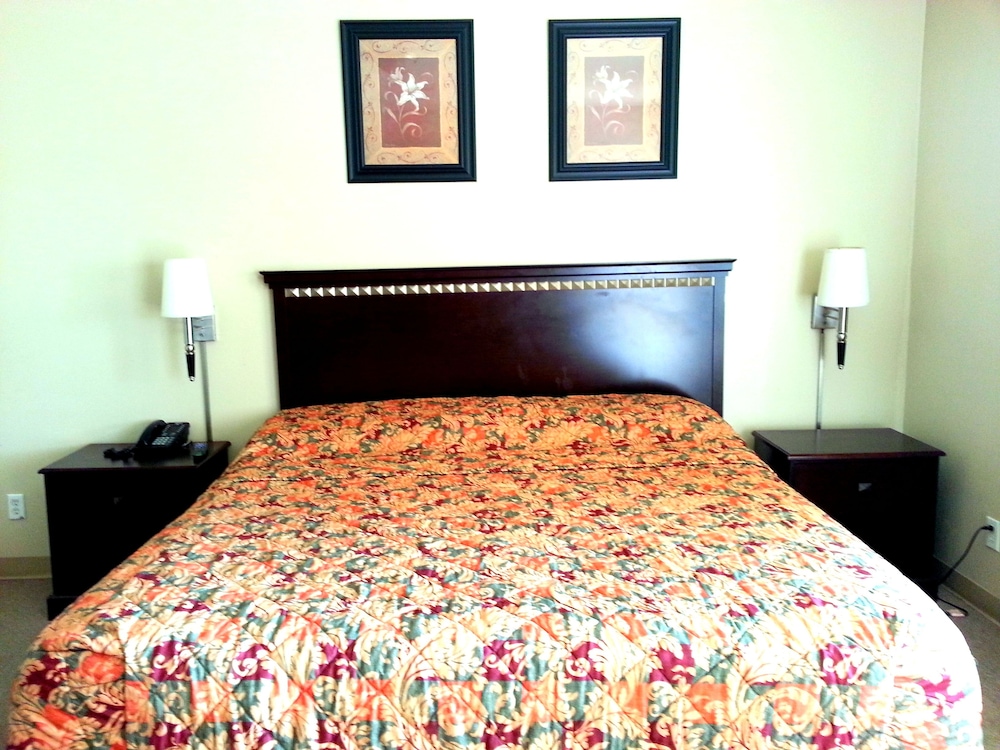 Standard Room, 1 King Bed, Non Smoking photo 1