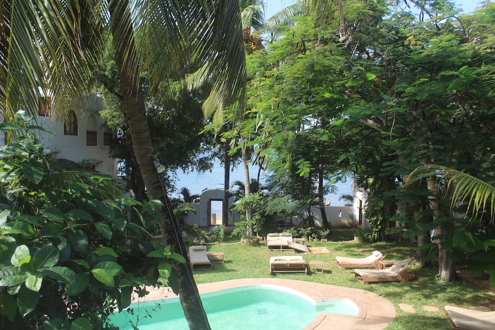 Standard Twin Room, Ocean View, Beachside photo 3