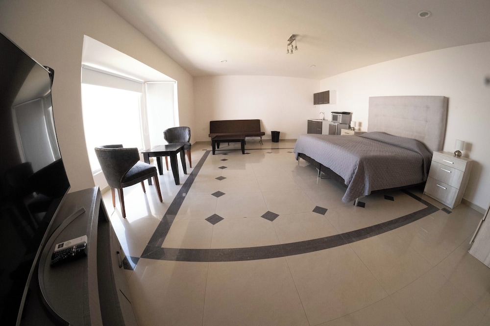Room, 1 Bedroom, Smoking, Patio photo 2