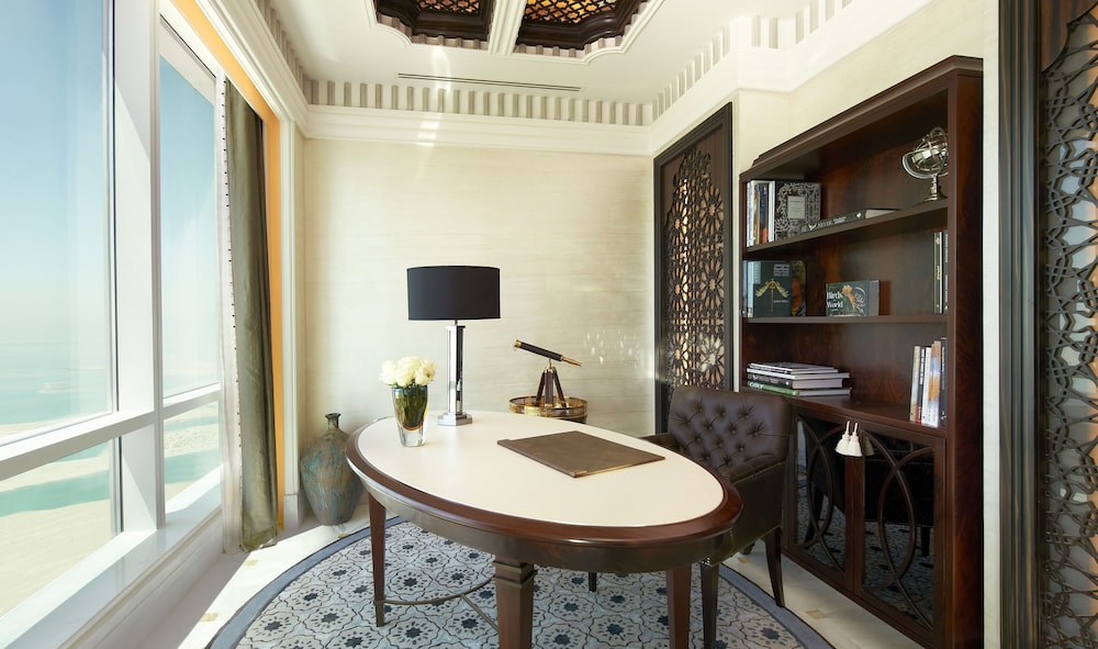 Suite, 1 Bedroom photo 2