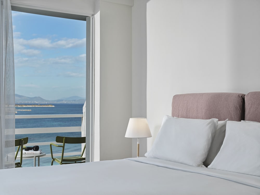 Superior Double Room, Partial Sea View - Photo 4