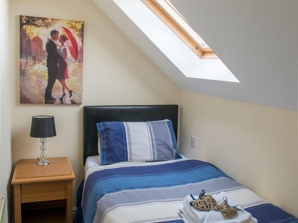 Suite, Ensuite photo 3
