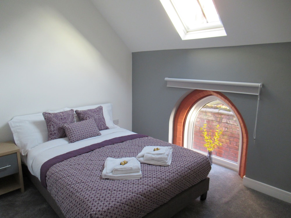 Apartment 7 Triplex sleeps 5