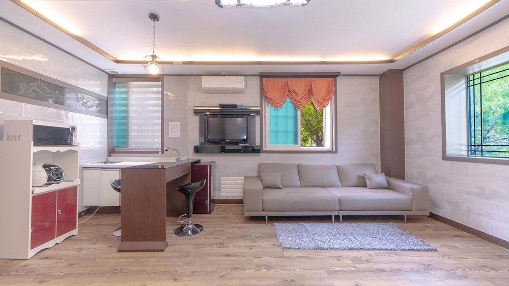 Basic Room, 1 Bedroom (pensyeonhyeonggeullaemping1(ondol)) - Photo 17