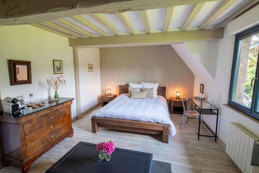 Deluxe Triple Room, Multiple Beds, Jetted Tub, Lake View photo 1