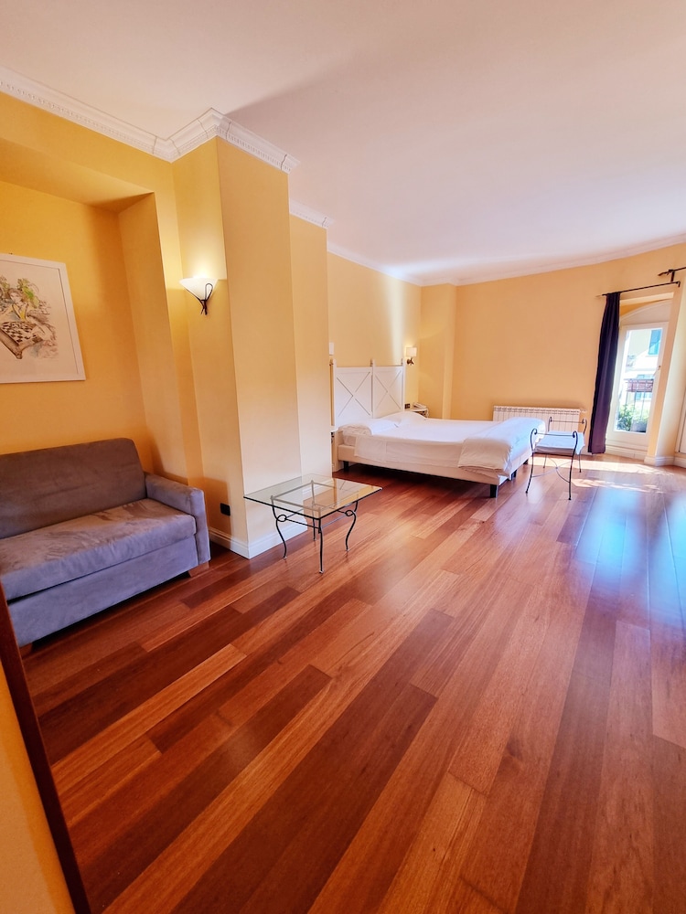 Classic Triple Room - Photo 1